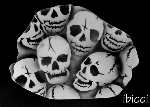 Test of 4" ibicci Skull stencils on Fondant